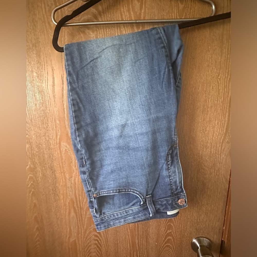 Skinny Jeans! Lightly worn.